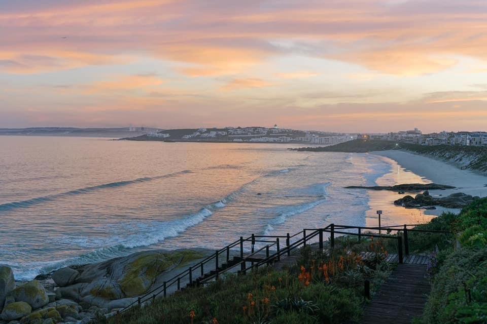 Perfect 10 - 10 To 13 Sleeper Luxury Holiday Home Breakage Deposit Of R2500 Per Weekend Lease Langebaan Luaran gambar