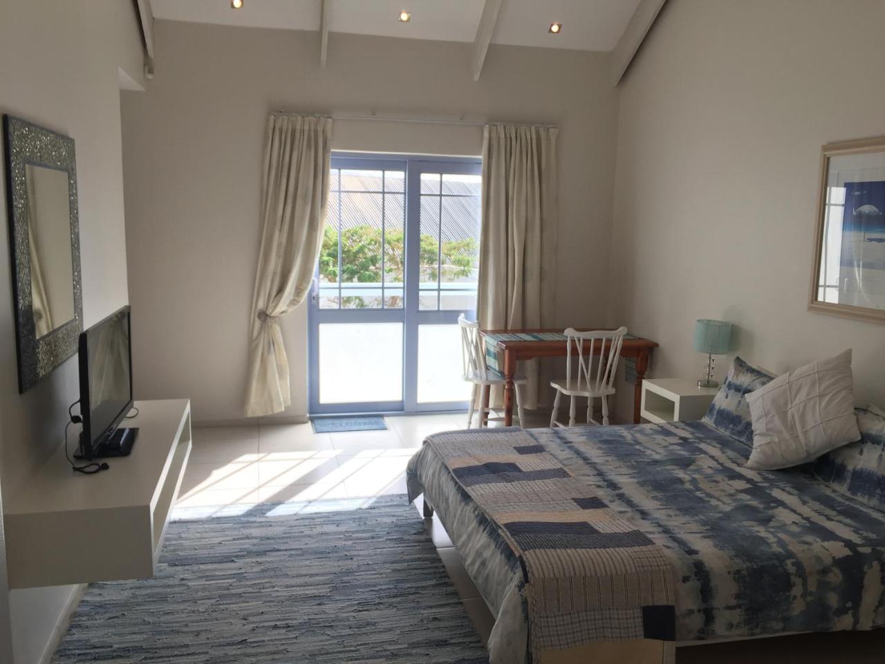 Perfect 10 - 10 To 13 Sleeper Luxury Holiday Home Breakage Deposit Of R2500 Per Weekend Lease Langebaan Luaran gambar