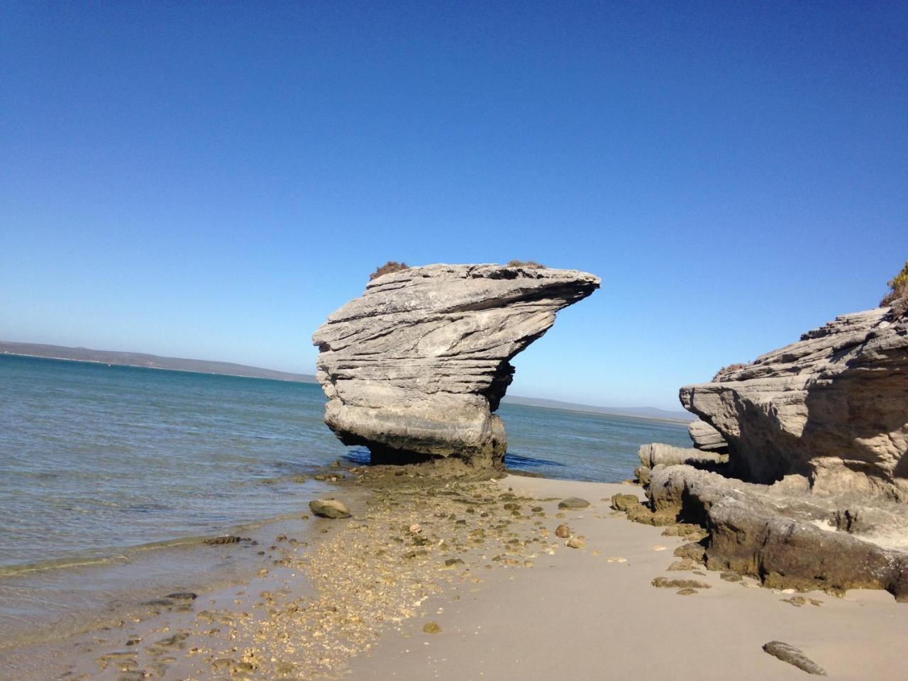 Perfect 10 - 10 To 13 Sleeper Luxury Holiday Home Breakage Deposit Of R2500 Per Weekend Lease Langebaan Luaran gambar