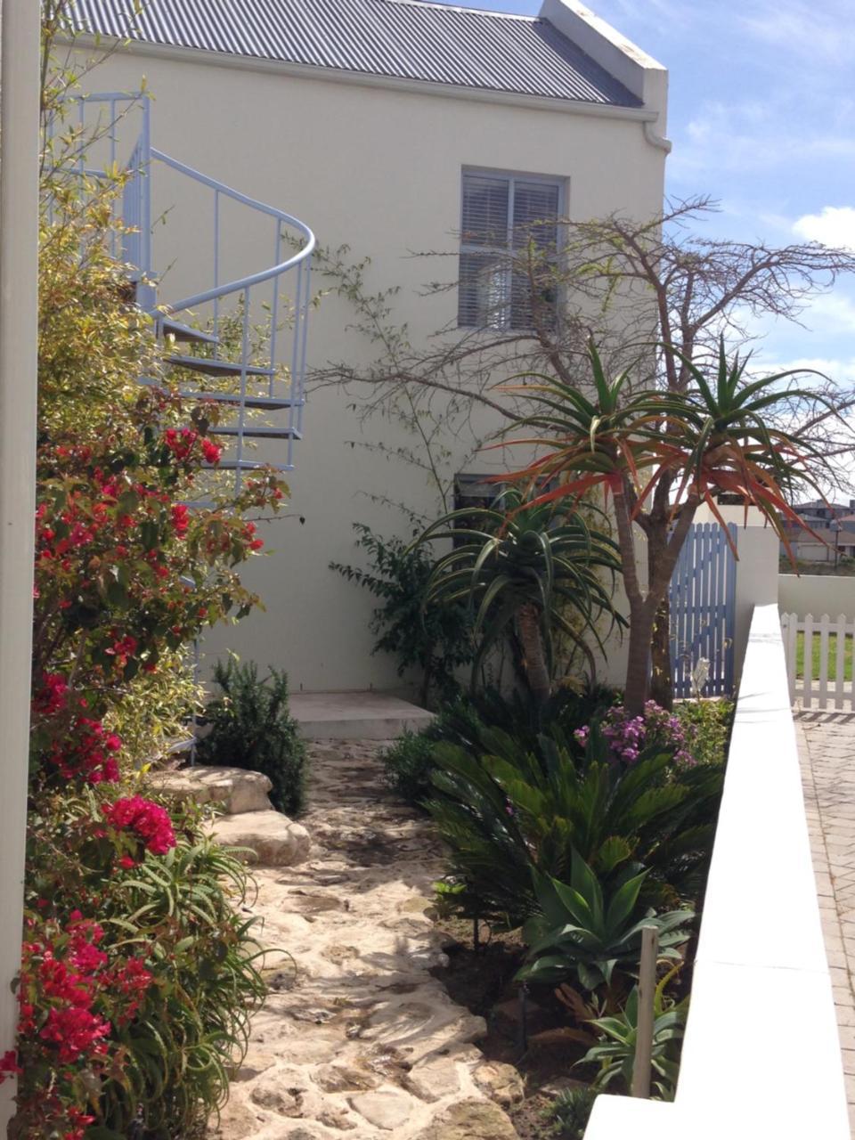 Perfect 10 - 10 To 13 Sleeper Luxury Holiday Home Breakage Deposit Of R2500 Per Weekend Lease Langebaan Luaran gambar