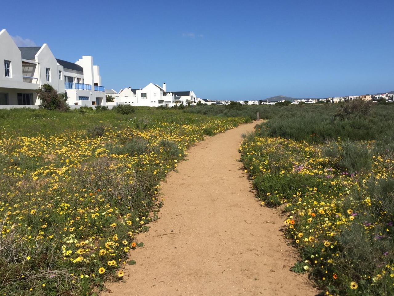 Perfect 10 - 10 To 13 Sleeper Luxury Holiday Home Breakage Deposit Of R2500 Per Weekend Lease Langebaan Luaran gambar