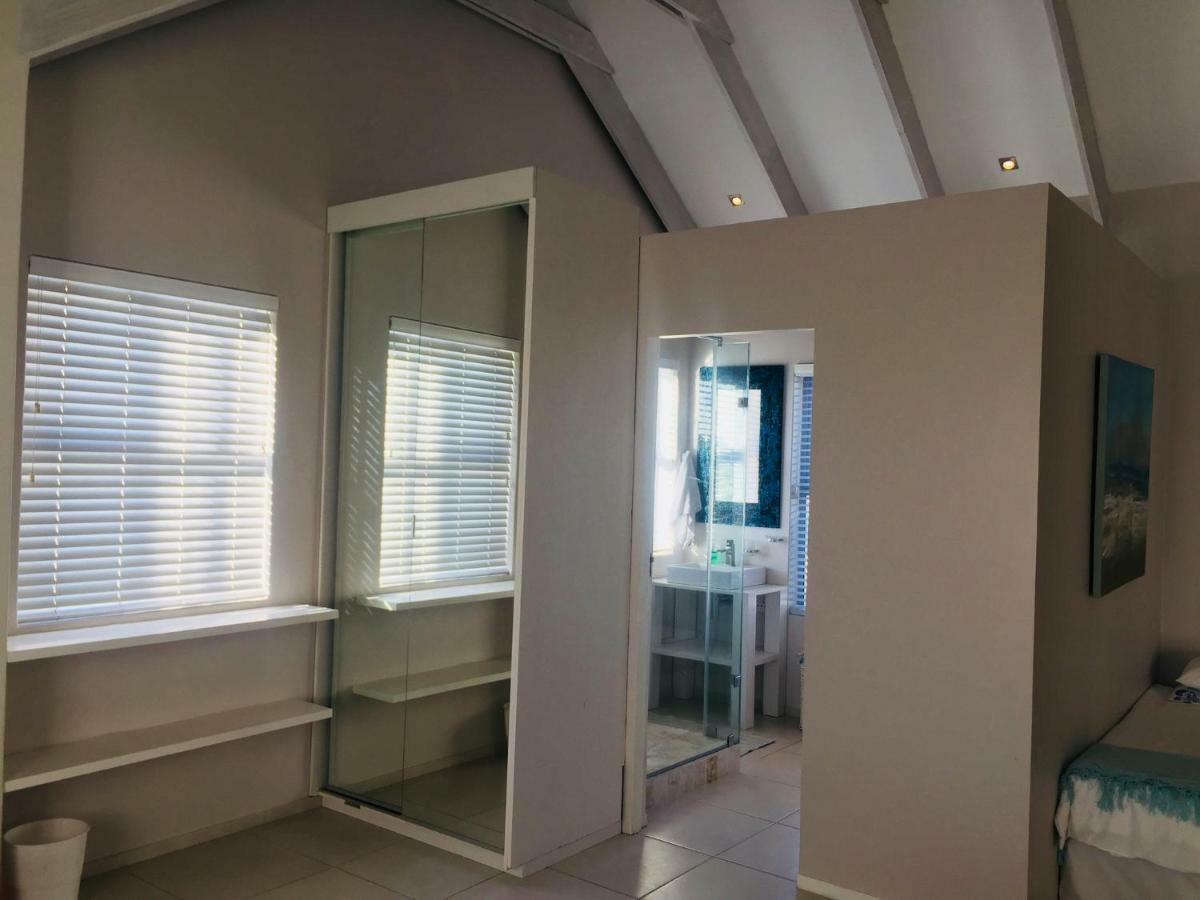 Perfect 10 - 10 To 13 Sleeper Luxury Holiday Home Breakage Deposit Of R2500 Per Weekend Lease Langebaan Luaran gambar