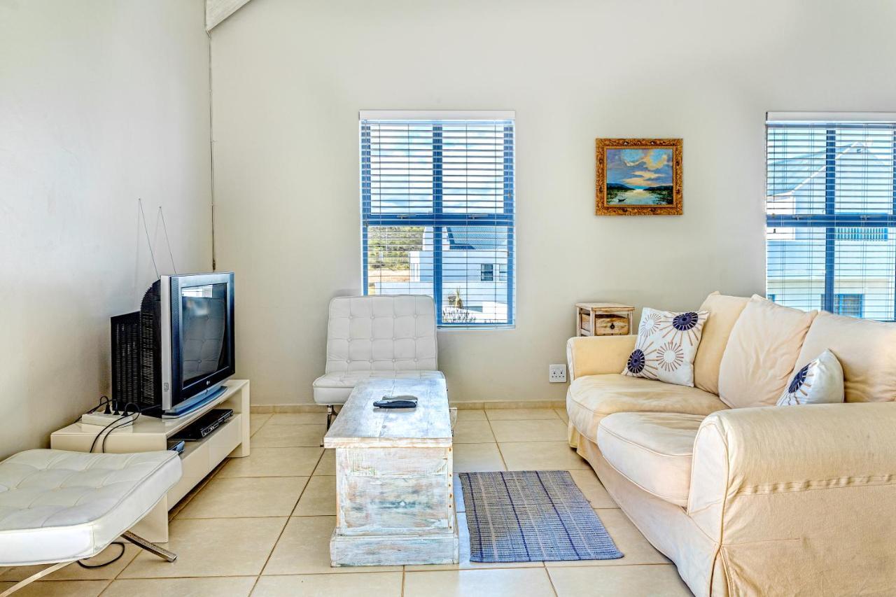 Perfect 10 - 10 To 13 Sleeper Luxury Holiday Home Breakage Deposit Of R2500 Per Weekend Lease Langebaan Luaran gambar